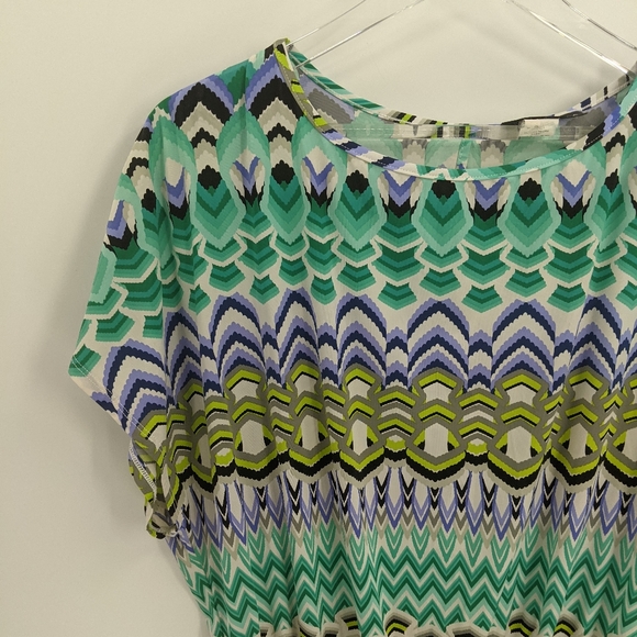 La Blanca Hike in Hawaii Swim Colorful Cover Up - Picture 3 of 11